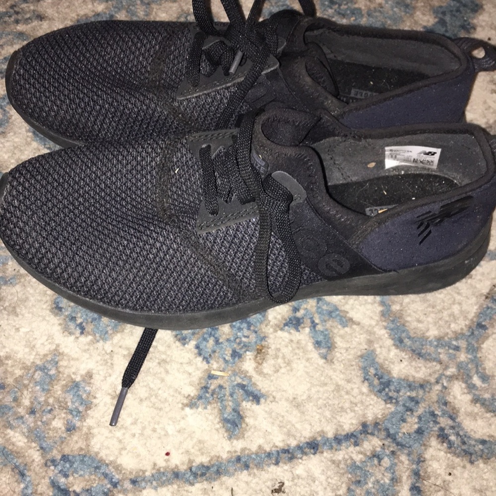 Size 8.5 women’s new balance sneakers